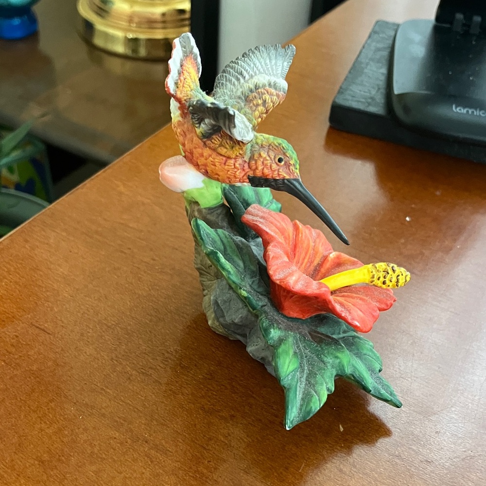 VINTAGE CERAMIC Hummingbird and HIBISCUS  Flower Figurine
